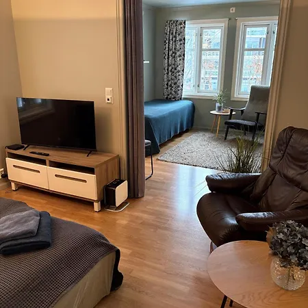 Daire Koselig Liten Naer Skog, Og Occ -