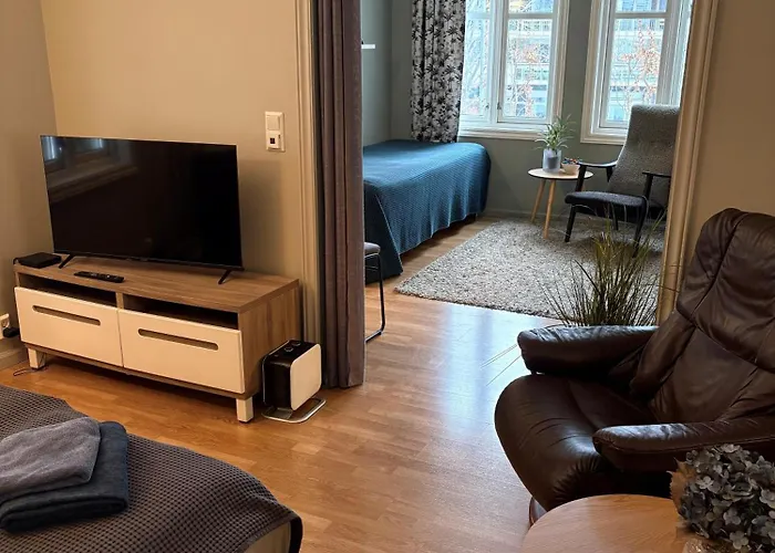 Daire Koselig Liten Naer Skog, Og Occ -