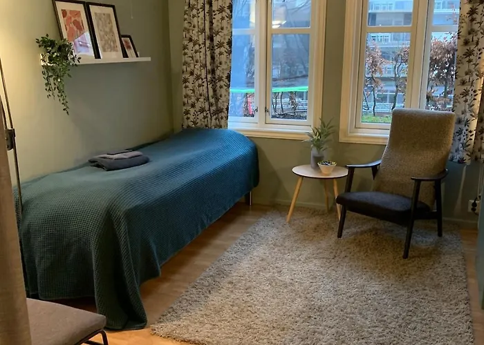 Koselig Liten Naer Skog, Og Occ - 아파트 산데피요르드