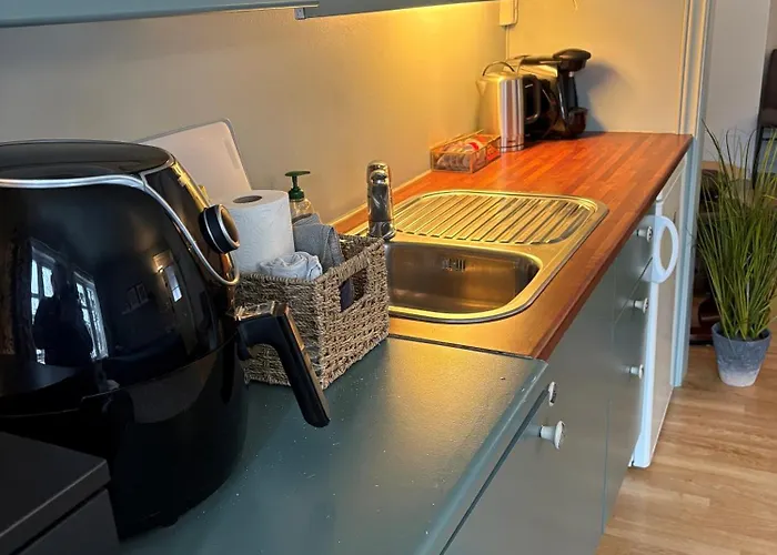 Koselig Liten Naer Skog, Og Occ - 아파트 산데피요르드