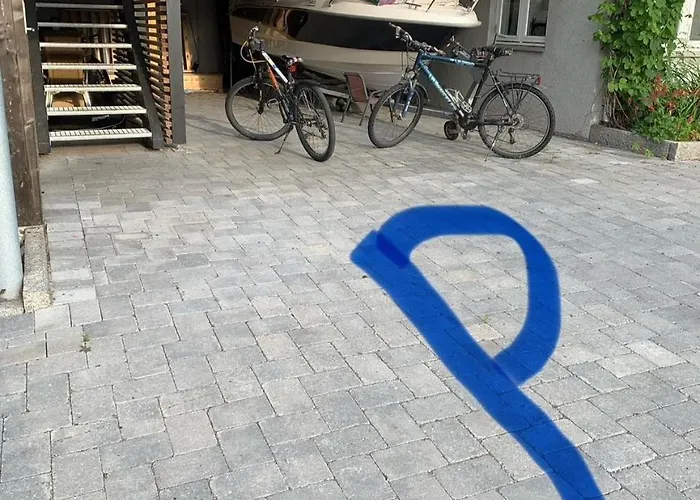 Koselig Liten Naer Skog, Og Occ -